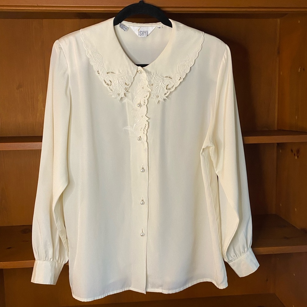 Vintage 80s ISHYU Cream Long Sleeve Blouse Pearl Buttons Statement Collar Size 8
